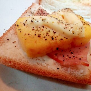 クリームチーズとハムと玉子焼きのミニトースト